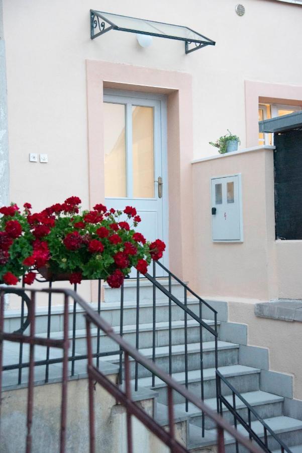 Apartments Allegra Sinj Esterno foto