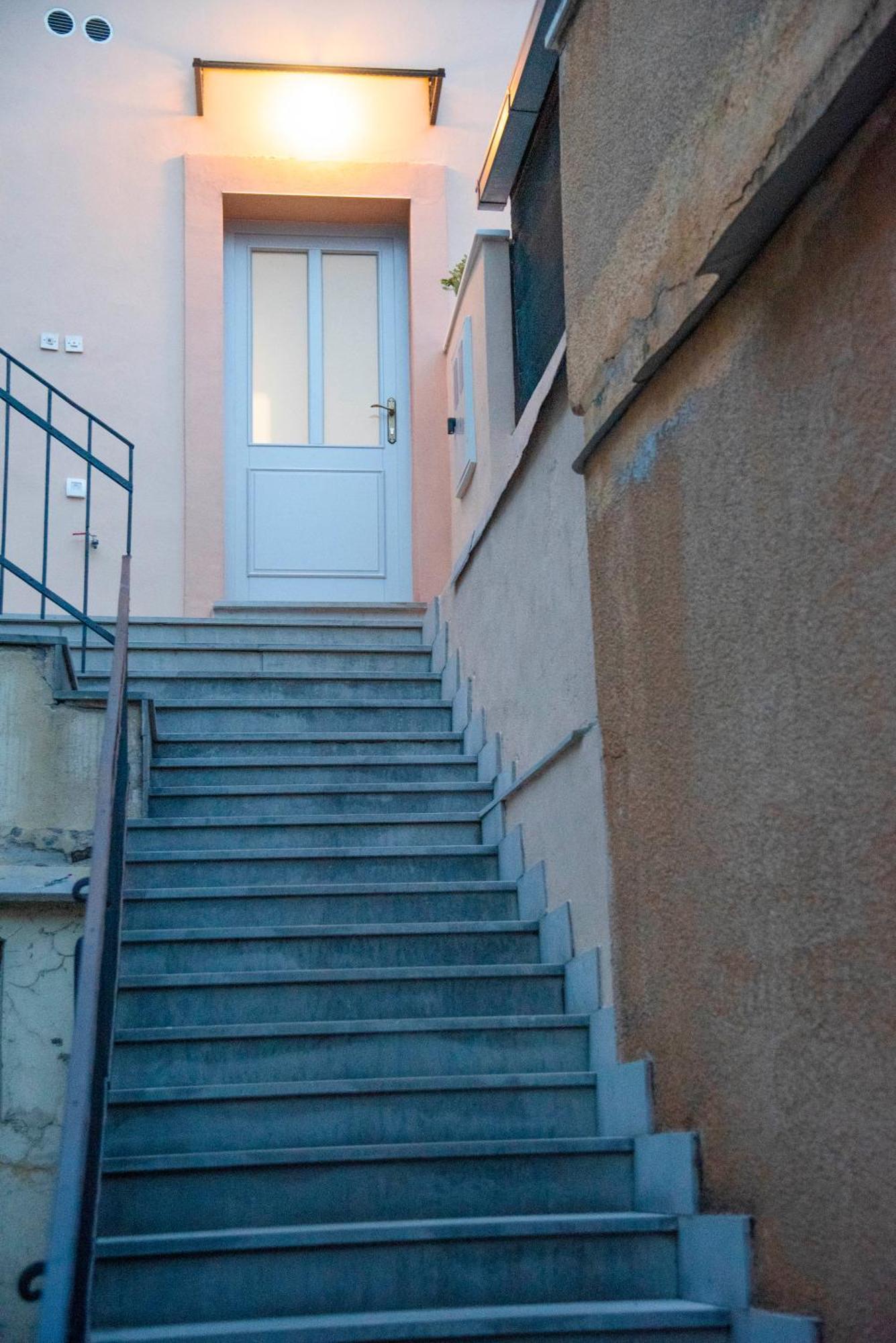 Apartments Allegra Sinj Esterno foto
