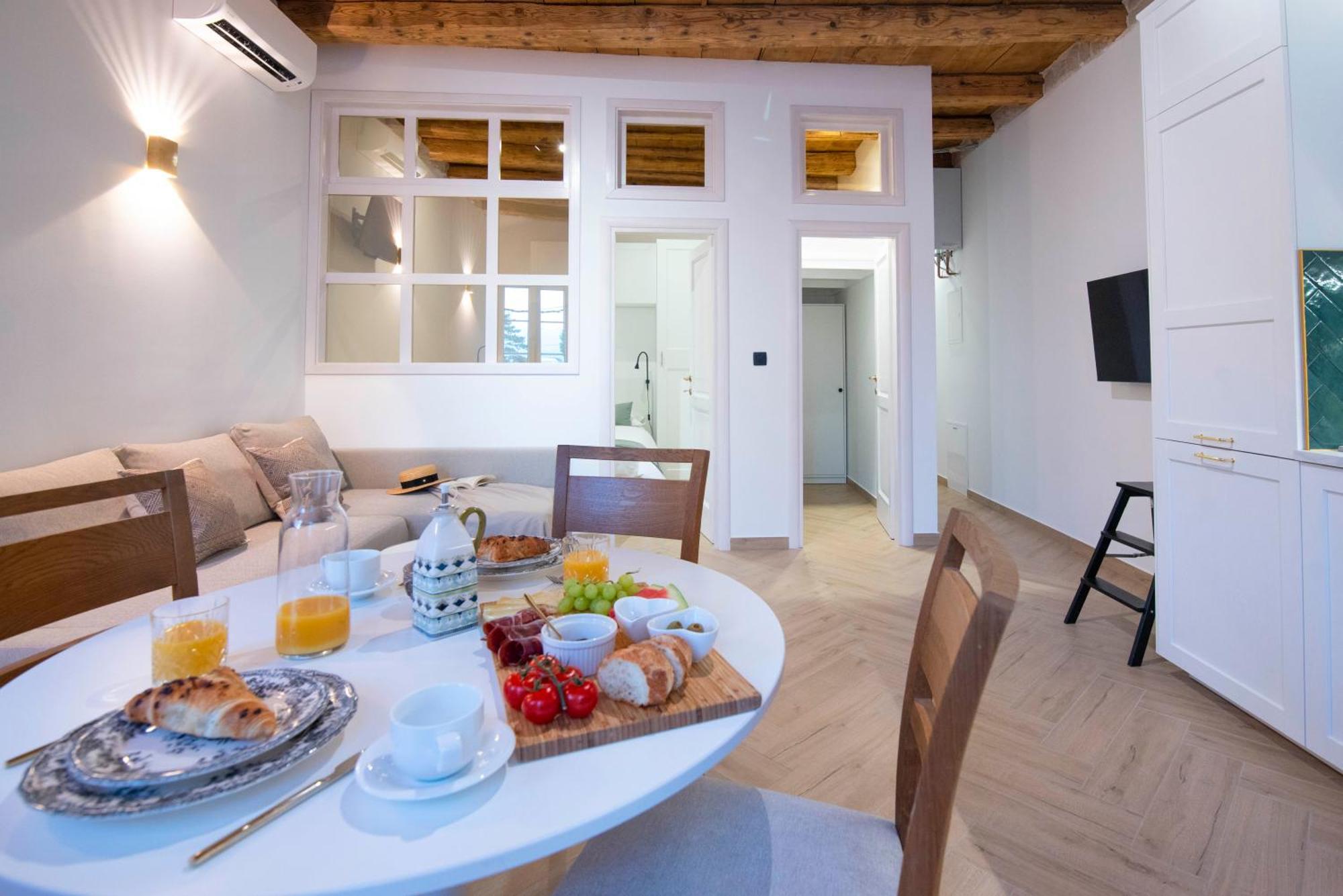 Apartments Allegra Sinj Esterno foto